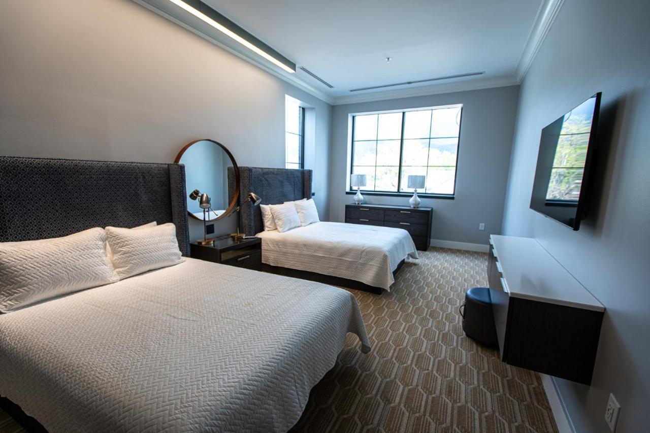 The Schoolhouse Hotel White Sulphur Springs Esterno foto